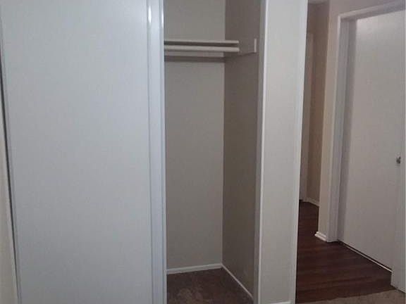 5th image of 122 S Clementine St