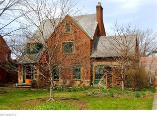 17700 Riverside Dr, Lakewood, OH 44107