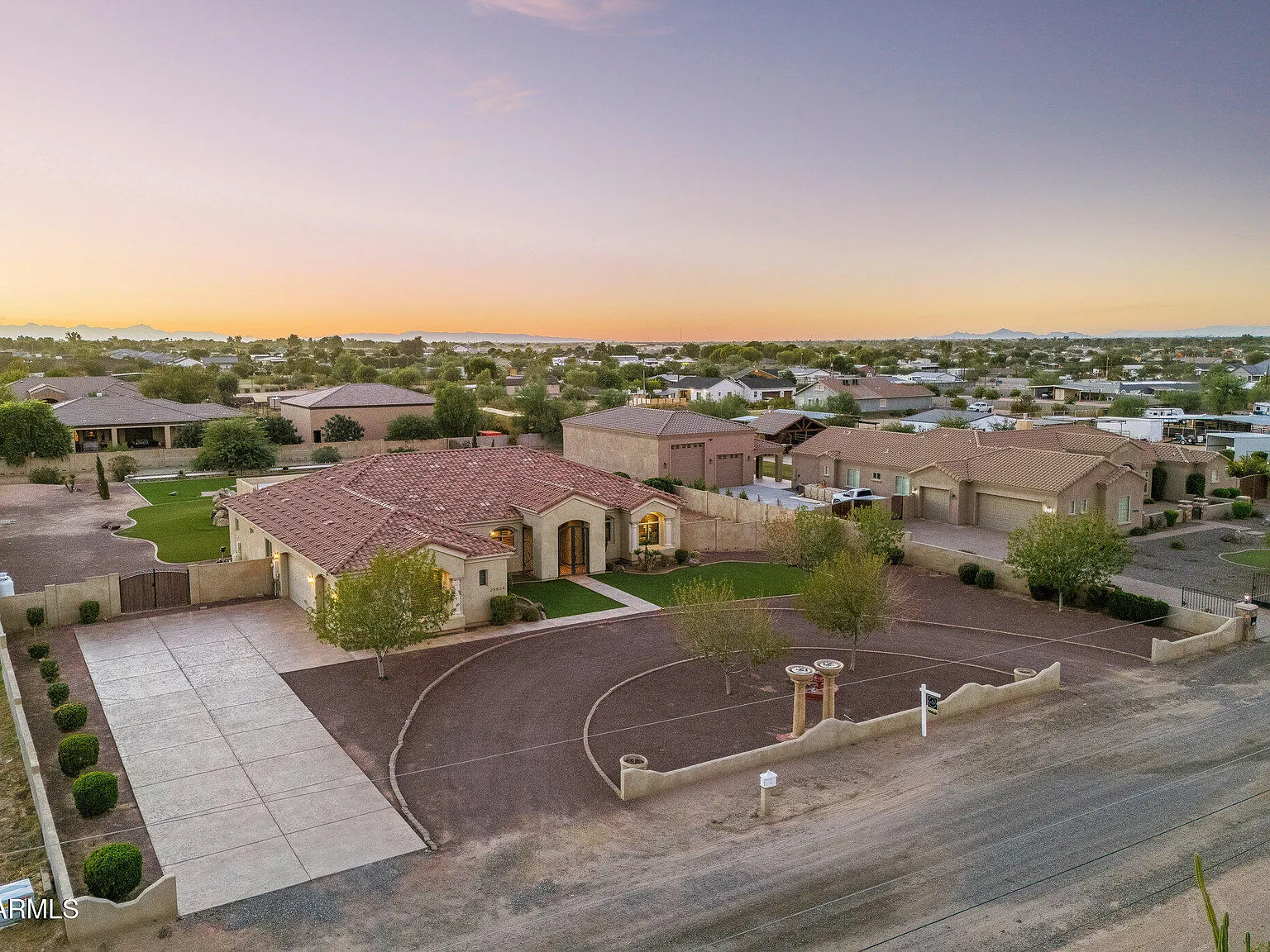 5 bed, 3.5 bath, 3158 sqft, $4,500 — Photo 4