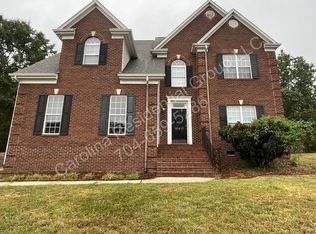 10411 Rougemont Ln, Charlotte, NC 28277