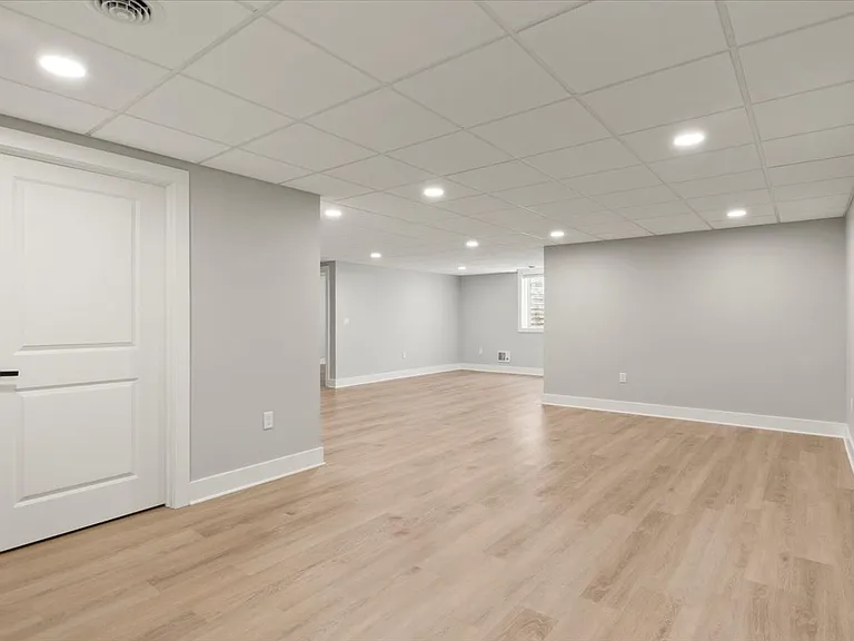 Parker Place — Photo 147