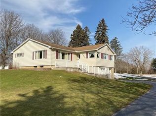 1359 Roberts Rd, Basom, NY 14013