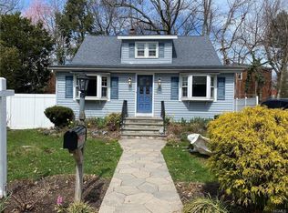 20 Cooper Dr, Nanuet, NY 10954