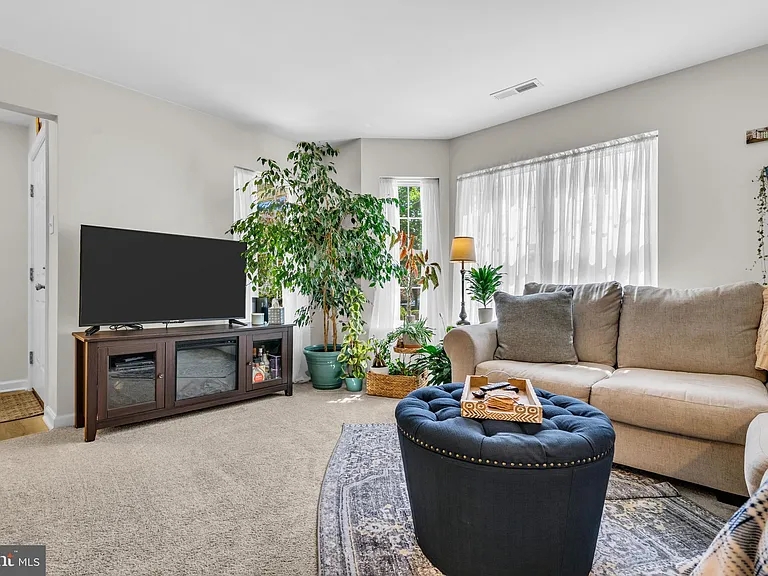 1307 Bennett Pl — Photo 10