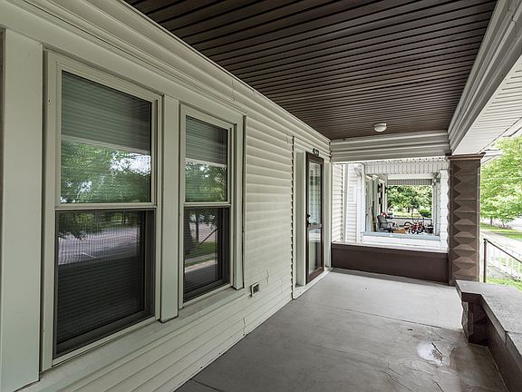 4th image of 4133 W Broadway