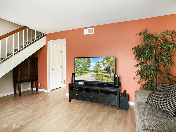 4th image of 103 Briarwood #2