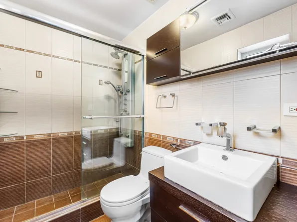 1901 Voorhies Avenue image 17 of 24