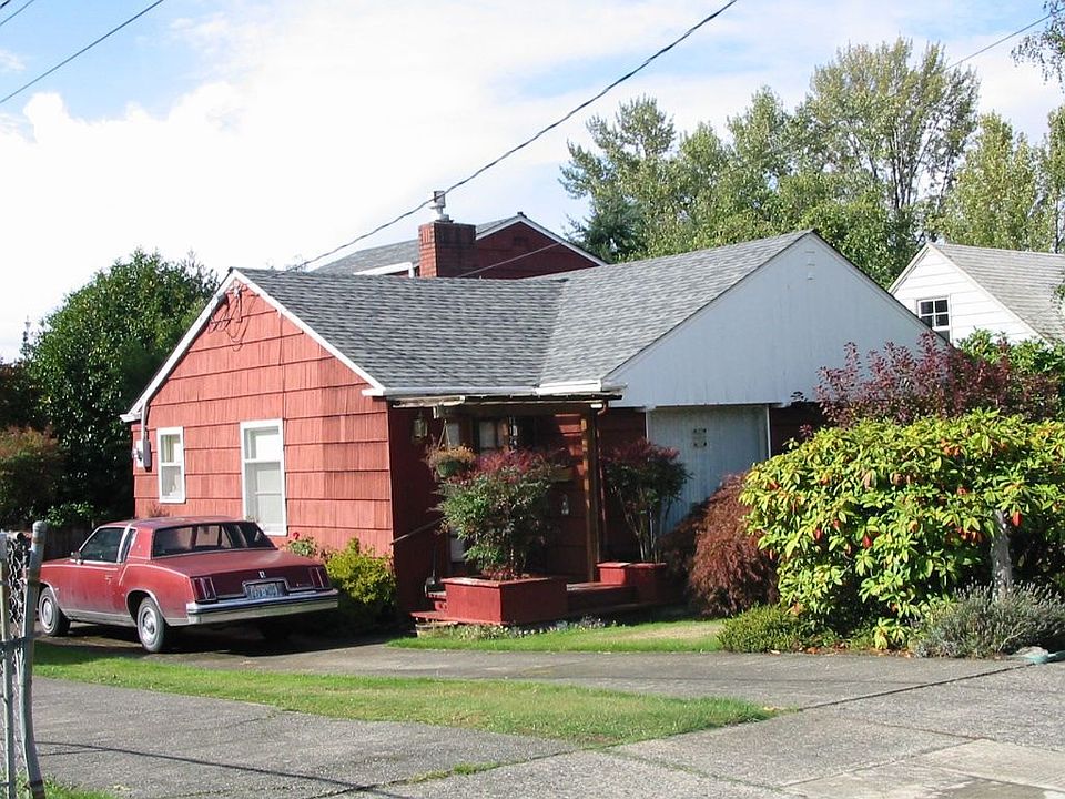 11233 Woodley Ave S