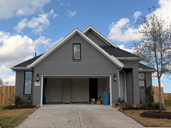 11103 Southwood Dr, Iowa Colony, TX 77583