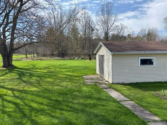 4th image of 2960 Love Rd