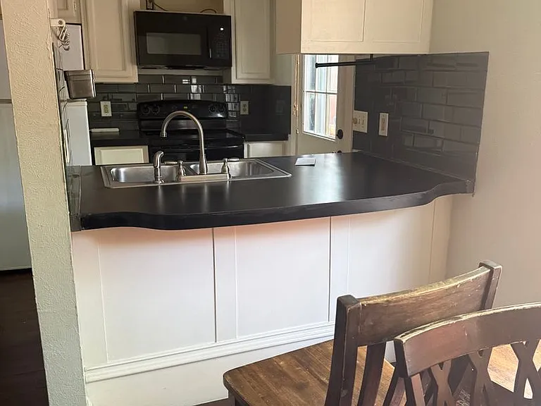 716 W Mulberry St — Photo 23