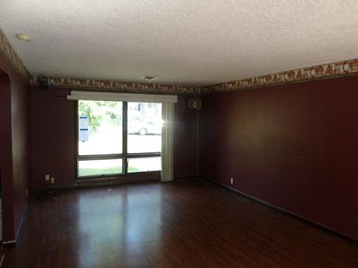 4th image of 104 S Fuller Ave