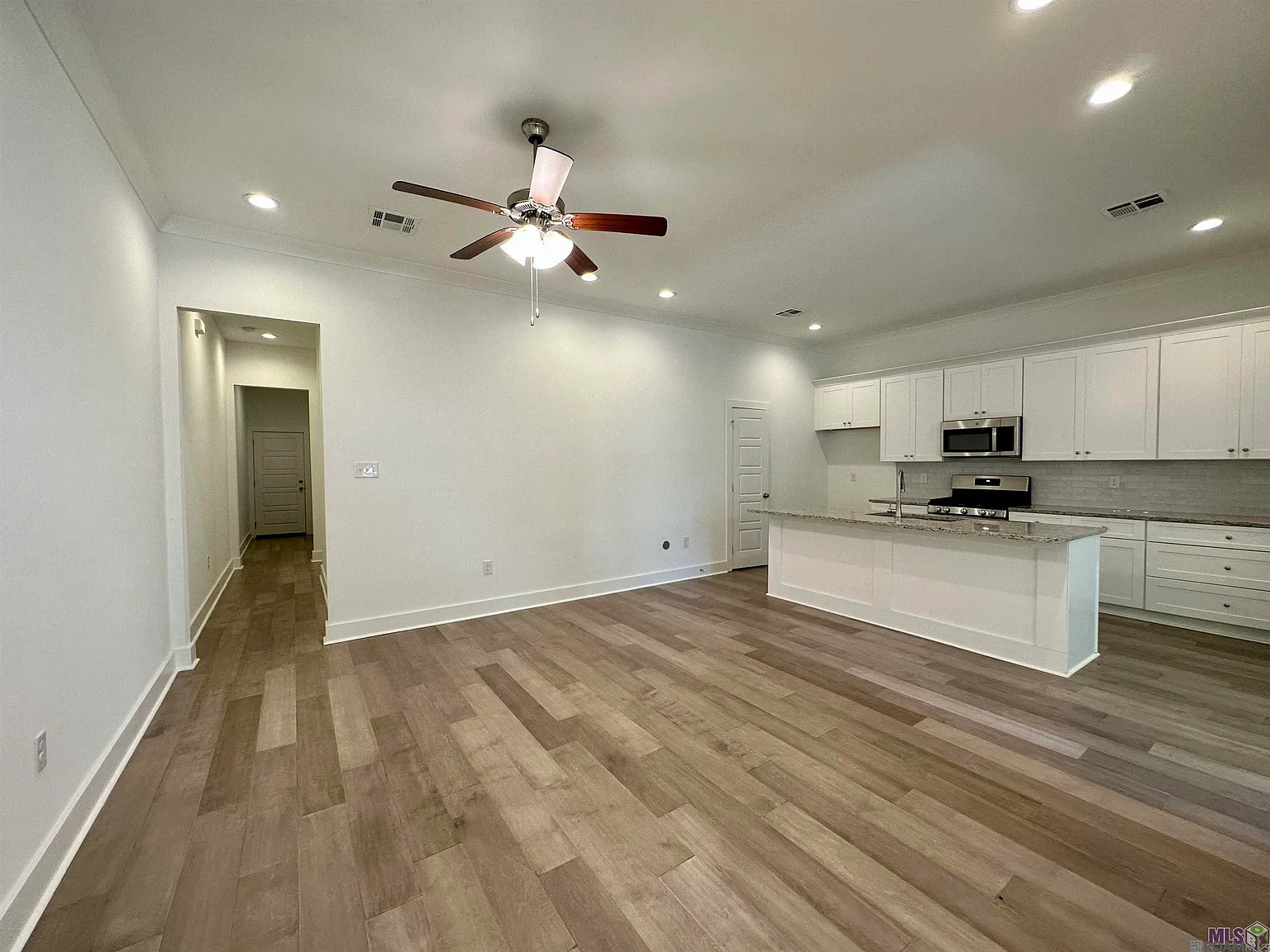 3 bed, 1783 sqft, $2,250 — Photo 3