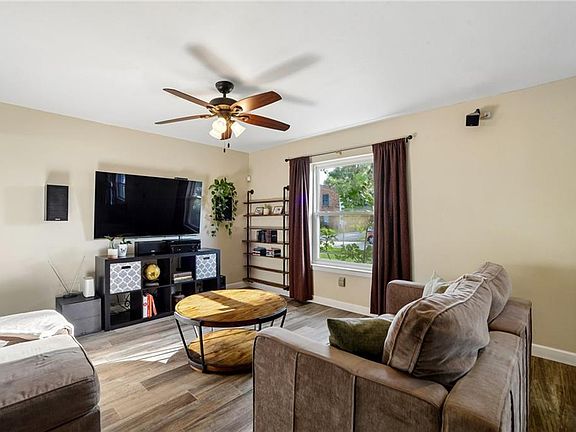 4th image of 865 Mystic Ave