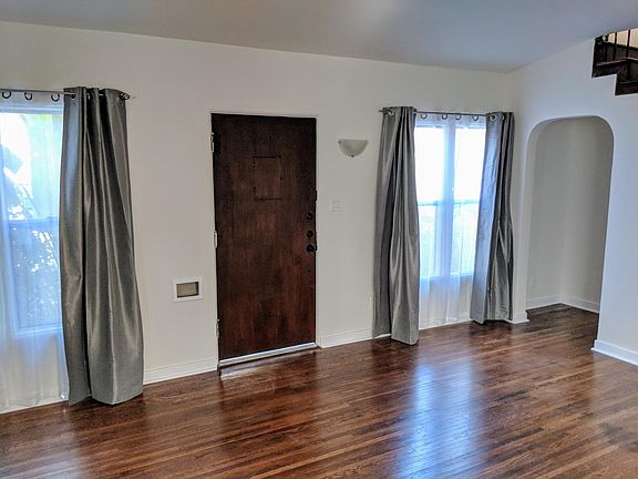 3rd image of 3102 W 46th St