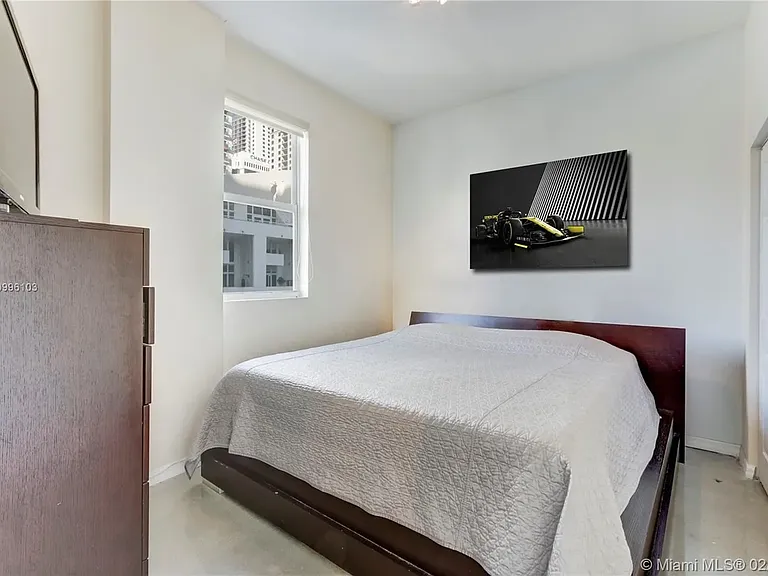 115 SW 11th St #906 — Photo 5
