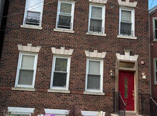 5 Woodland Ave FLOOR 2, Montclair, NJ 07042