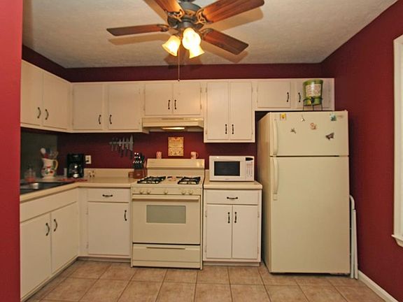 5th image of 403 Oak Harbor Ct #403