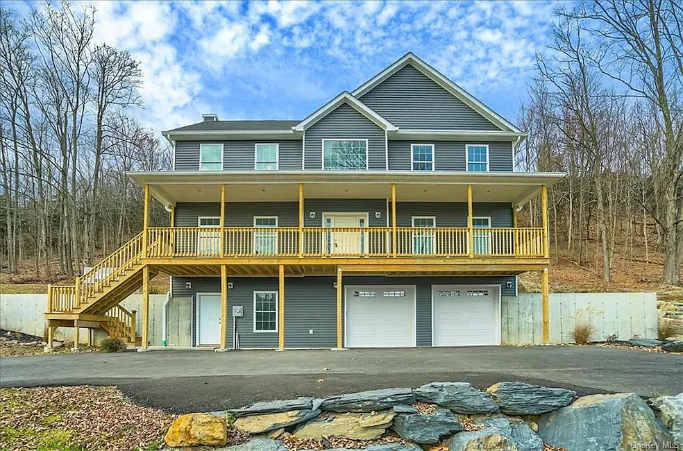 4 bed, 2406 sqft, $4,500 — Photo 1