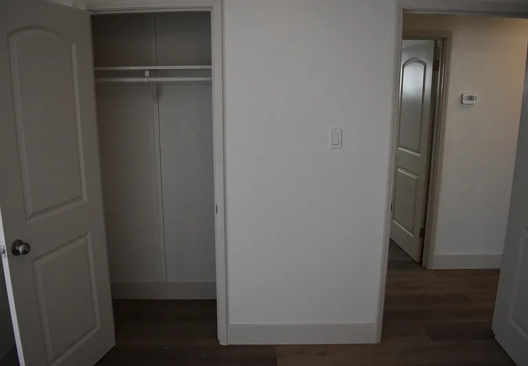 1720 Bessie Ave — Photo 18