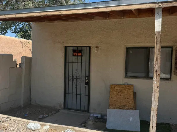 211 Texas St NE, Albuquerque, NM 87108