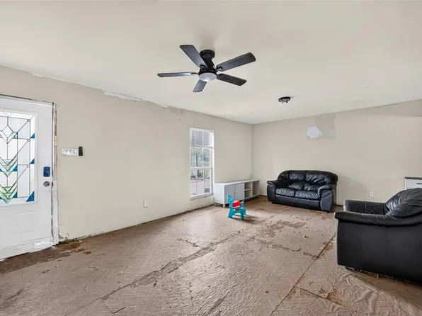 14031 Villagrove Dr, Houston, TX 77049