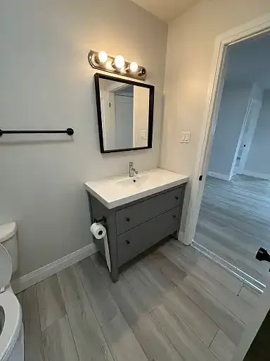 67 Queen St S #1A — Photo 8