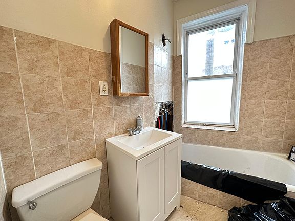 5th image of 326 Summit Ave #22E