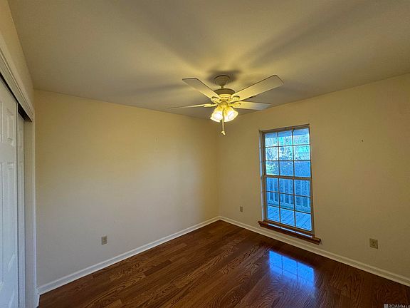 5th image of 115 Lakeview St