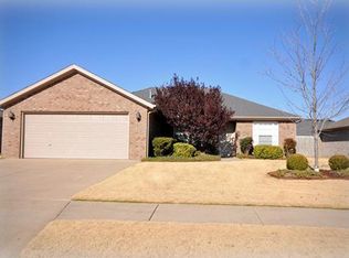 3904 SW Surrey Ave, Bentonville, AR 72712