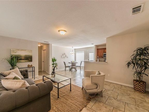 3rd image of 1805 Montclair Dr