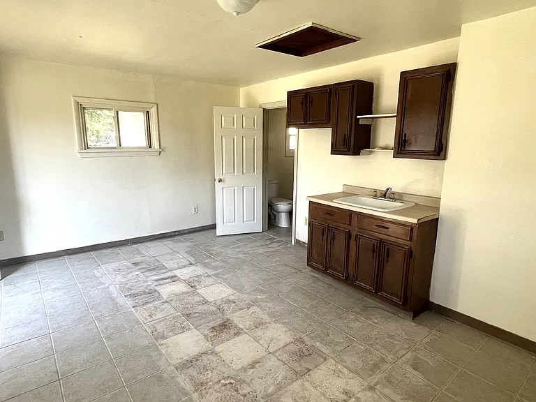 1712 Walnut St #3 — Photo 2