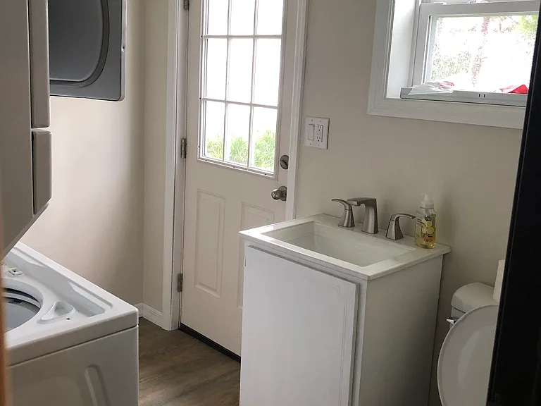217 Crown Point Dr — Photo 3