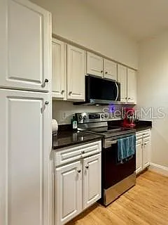 2 bed, 2.0 bath, 1170 sqft, $2,400 — Photo 3