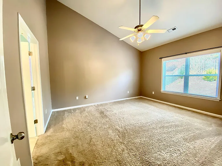 109 Paqcolet Dr — Photo 17