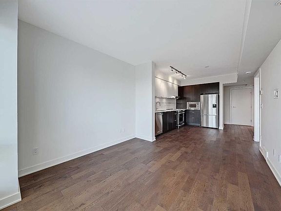 5th image of 930 S 6th Ave SW #3208