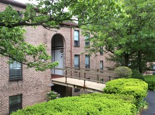 16C Congressional Cir, Reading, PA 19607