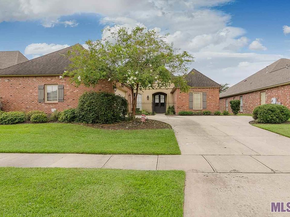 1st image of 14337 Lake Path Dr