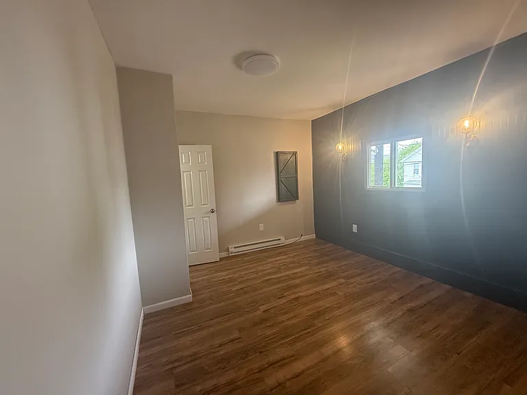131 W Line St — Photo 11