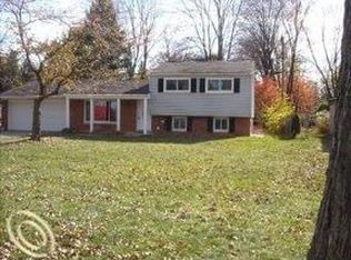 29535 Puritan St, Livonia, MI 48154