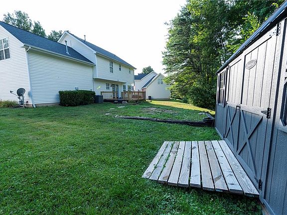 5th image of 145 Magnolia View Ct