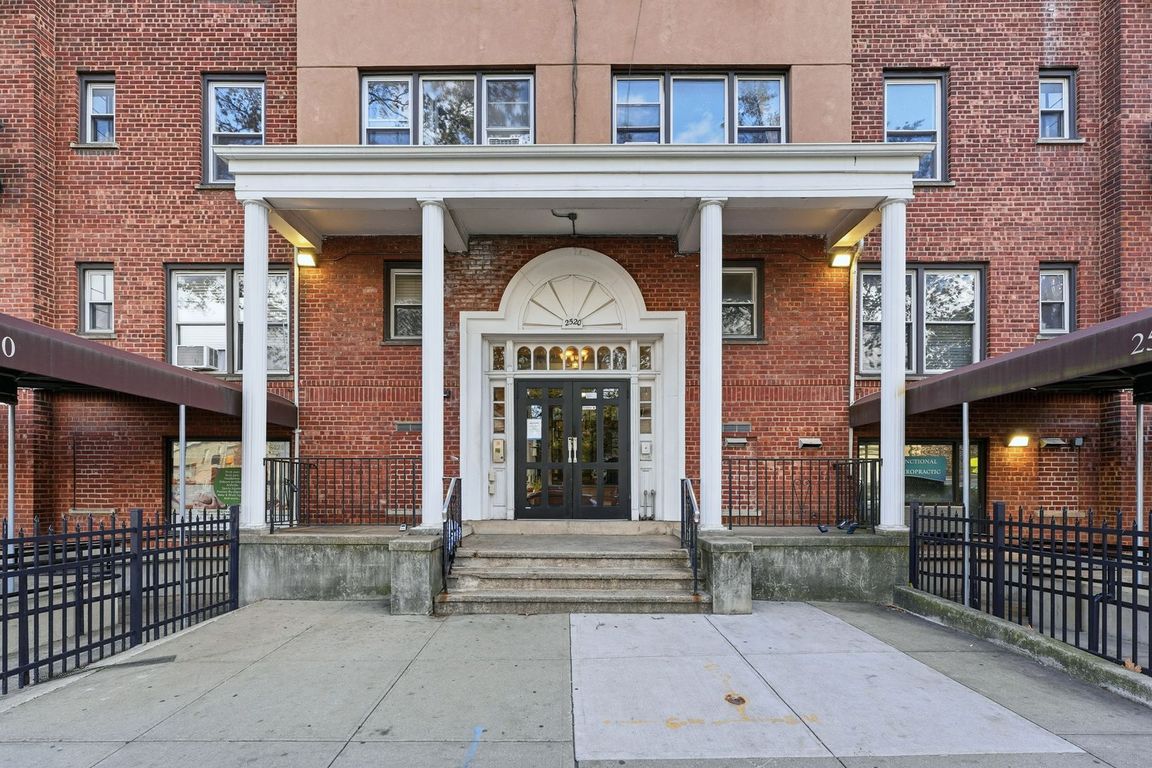 next background image