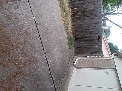 4th image of 233 Elmwood Dr