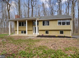 137 Reservoir Rd, Hopewell, NJ 08525