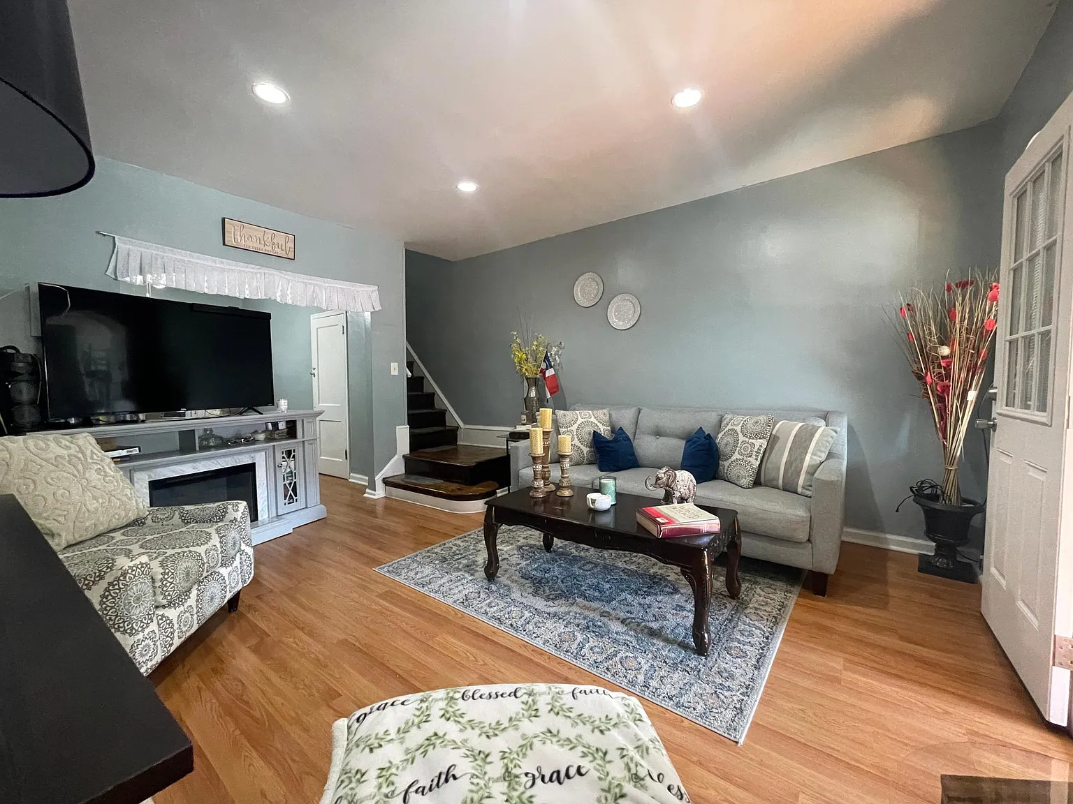 3 bed, 1.5 bath, 1064 sqft, $1,500 — Photo 2