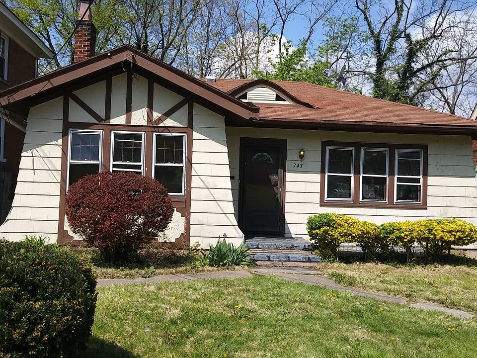 1st image of 743 Woodlawn Ave