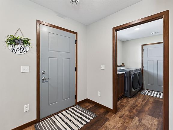 3rd image of 11731 Kings Ln SE