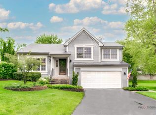 607 Carriage Hill Ct, Island Lake, IL