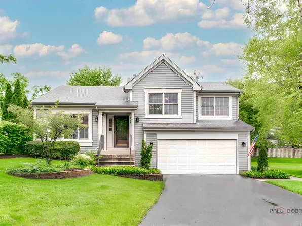 607 Carriage Hill Ct, Island Lake, IL 60042