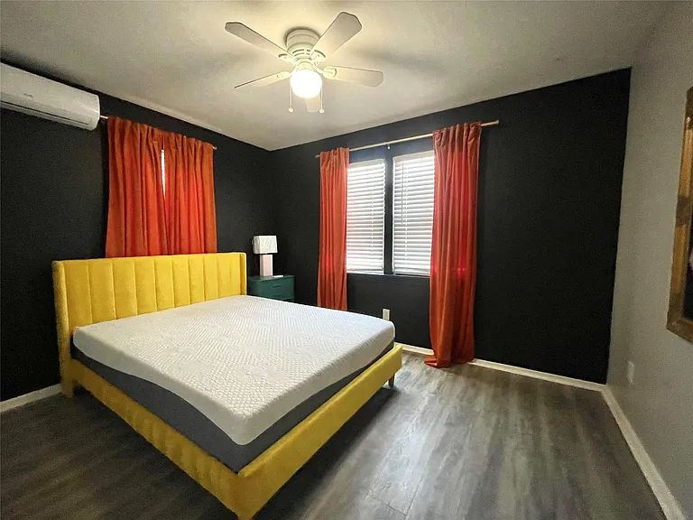 2411 Bastrop St #1 — Photo 7